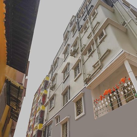 Hotel O Trisha Guest House Dam Dam Экстерьер фото