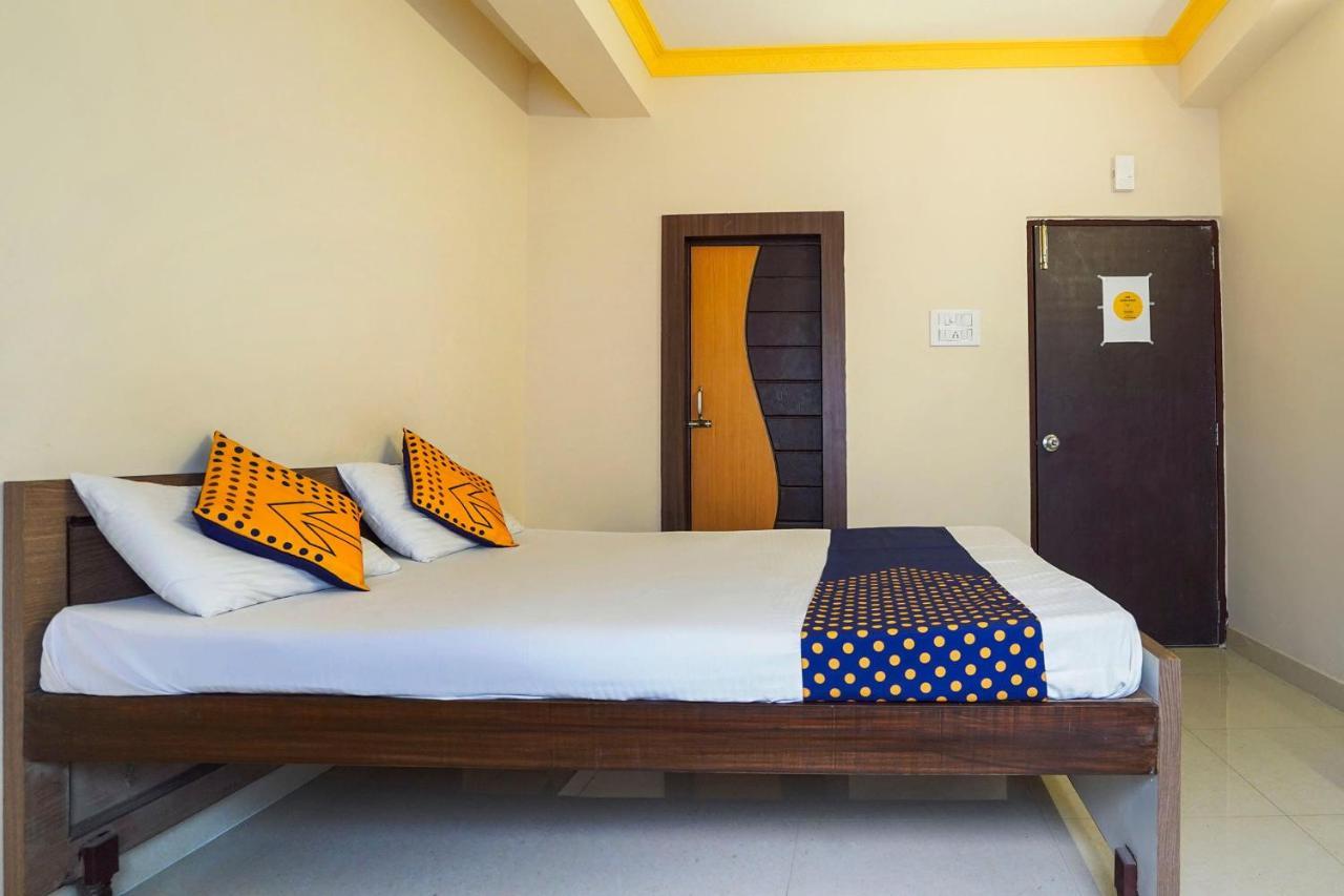 Hotel O Trisha Guest House Dam Dam Экстерьер фото