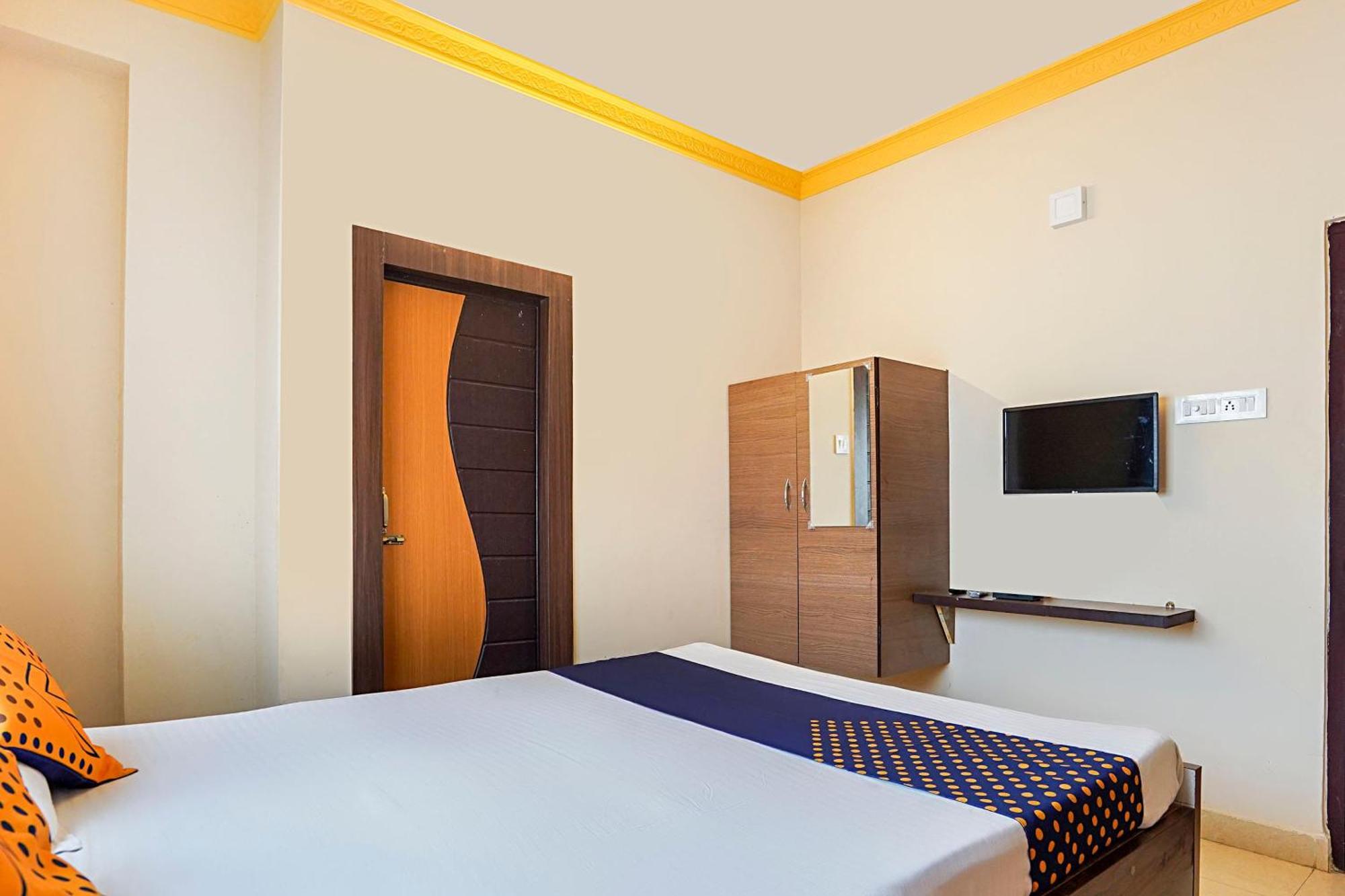 Hotel O Trisha Guest House Dam Dam Экстерьер фото