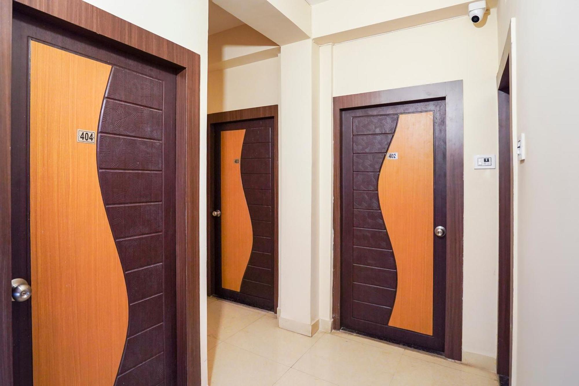 Hotel O Trisha Guest House Dam Dam Экстерьер фото