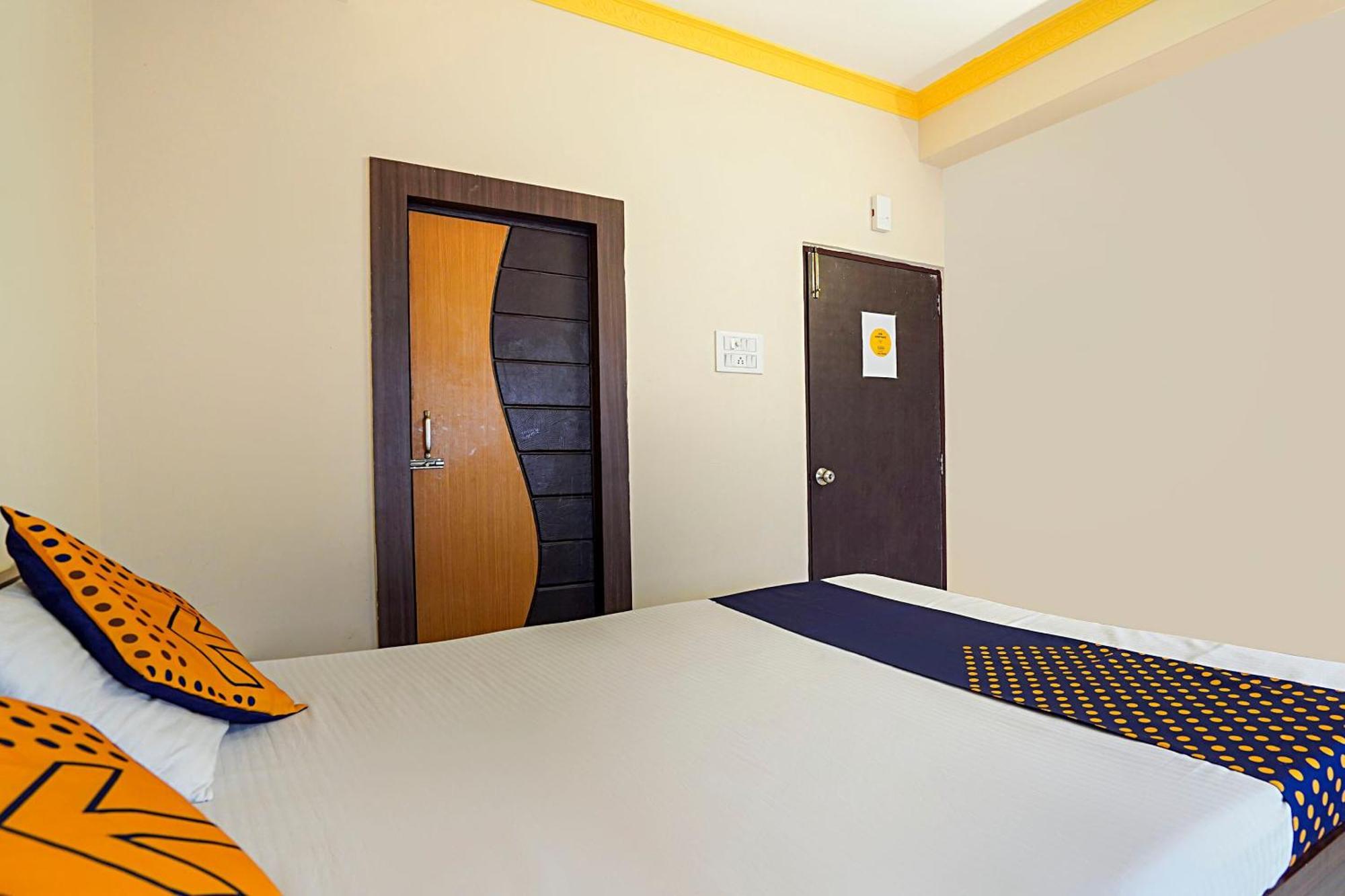 Hotel O Trisha Guest House Dam Dam Экстерьер фото